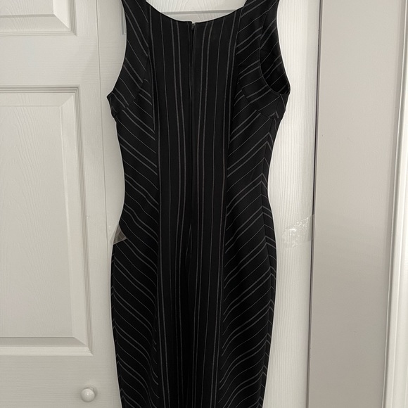 Crew neck,midi length dress - Picture 4 of 10